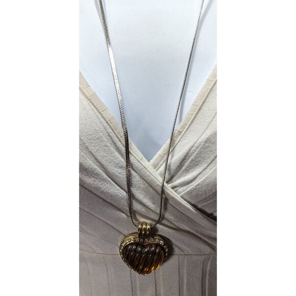 Vintage Coquette Honey Lucite Heart Pendant Necklace - Picture 6 of 12